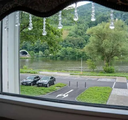 Apartment By Ingrida Bernkastel-Kues