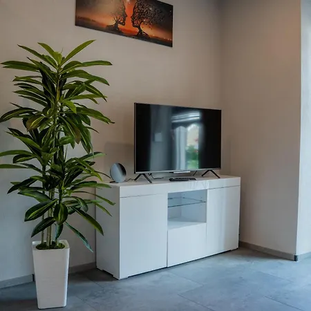 Apartment By Ingrida Bernkastel-Kues